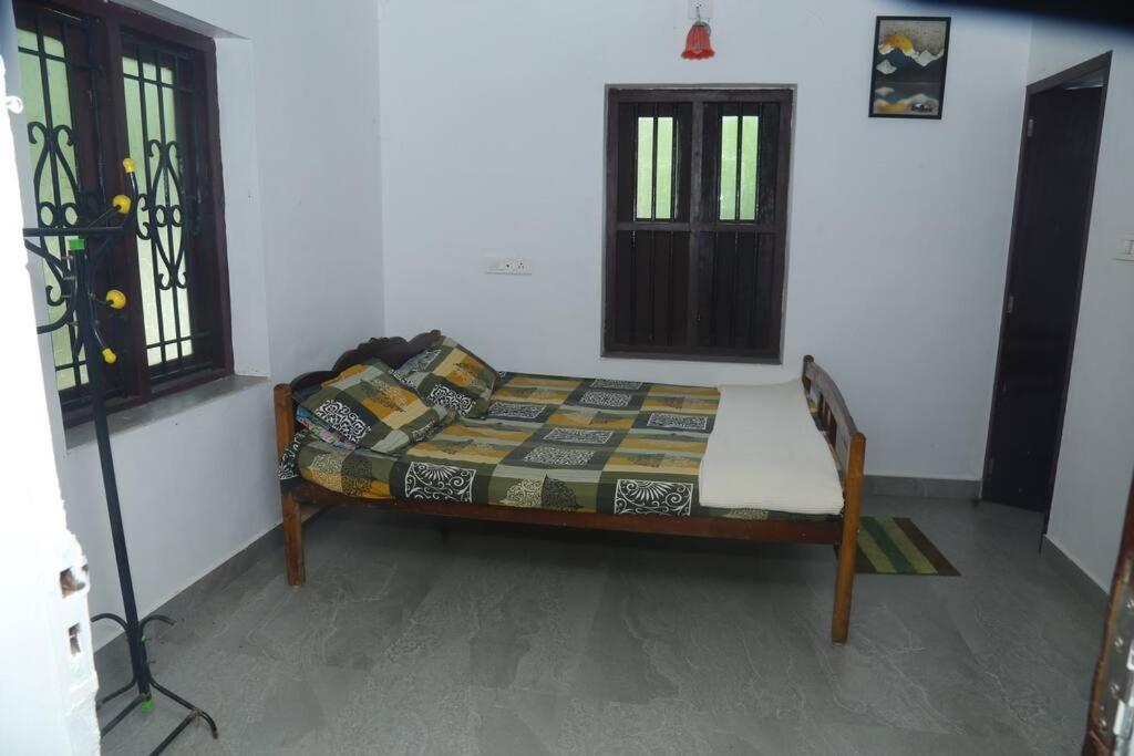 Forestay -3 Bhk Kochi *